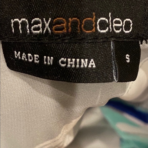 Dress with low back - Picture 5 of 5